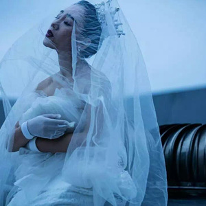 久久精品免费老师自慰
